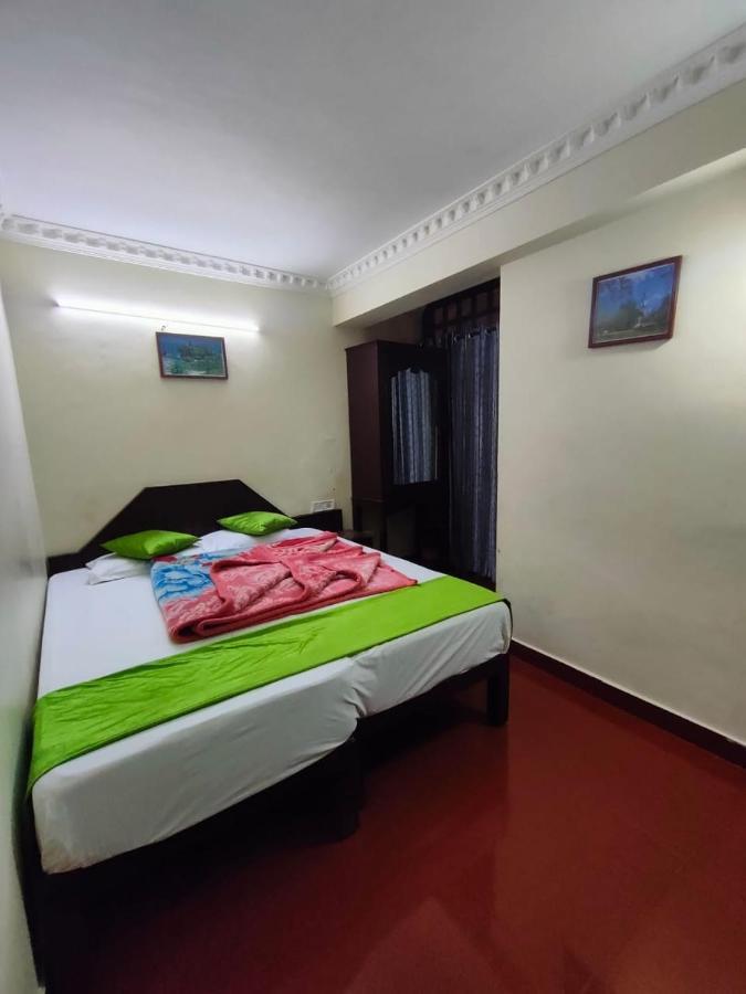 Munnar Kaippalli Budget Homestay Ngoại thất bức ảnh